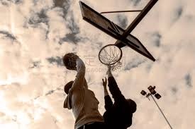 为什么棒球场内的电子记分牌需要实时显示投手的球种与旋转轴心